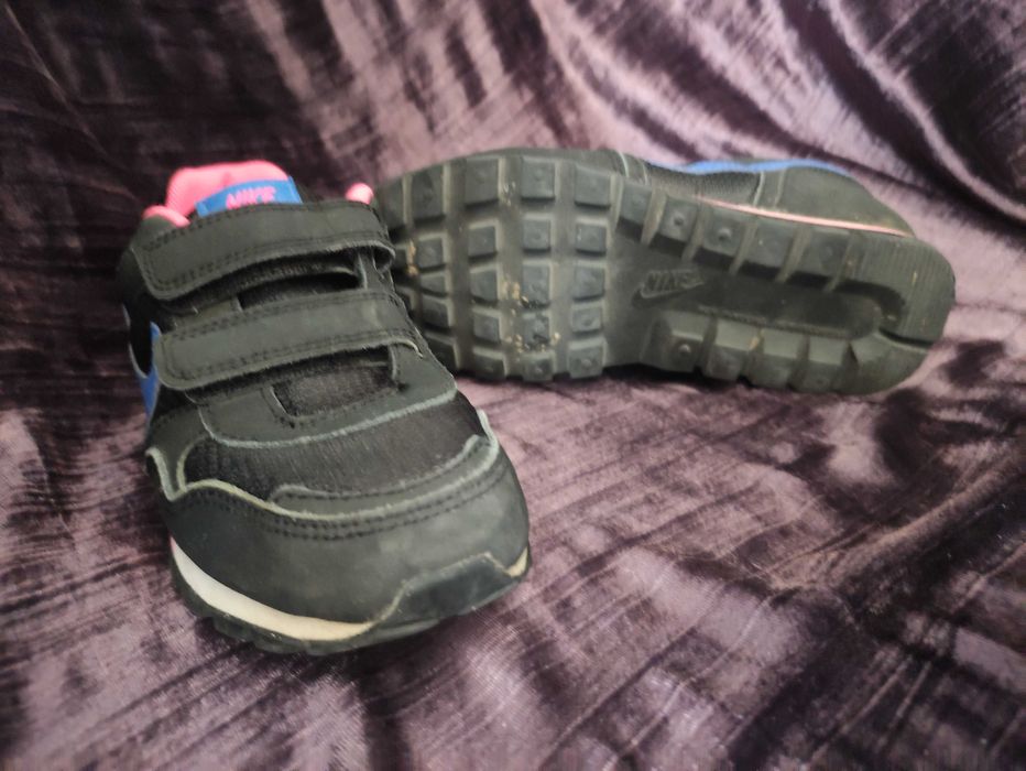 Dziecięce czarne róż adidasy NIKE na rzepy r.31/ 19cm