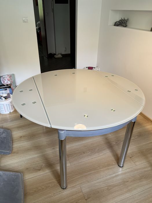 Szklany stół do jadalni rozkładany na 4-6 krzeseł nogi metalowe