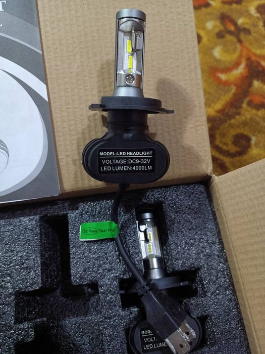 Продам лед лампи h4