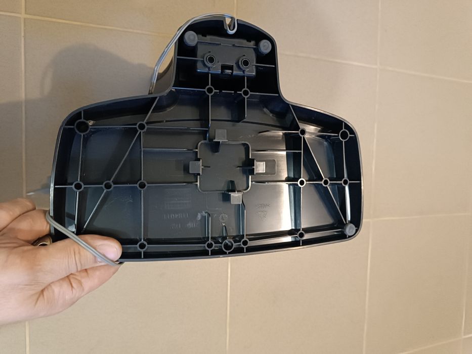 _._ Odkurzacz pionowy Electrolux ErgoRapido Lithium - stacja ładująca