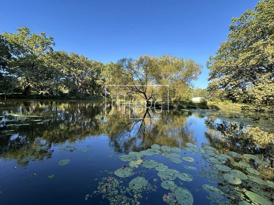 Продажа дома в коттеджном городке с выходом на Днепр 60 соток без%