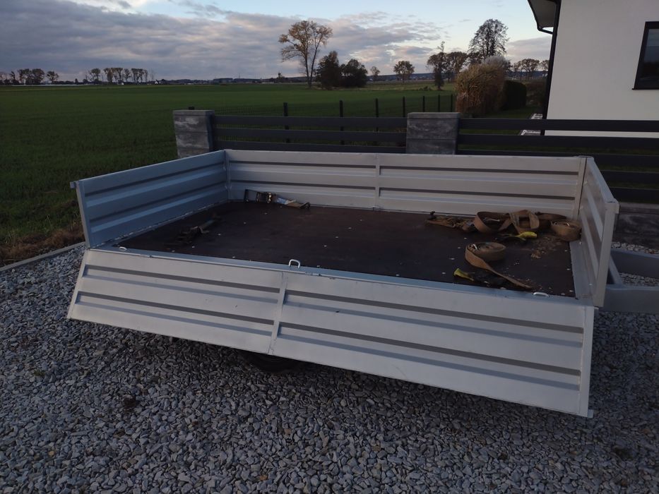 Przyczepka lekka. Przyczepka samochodowa jak nowa.