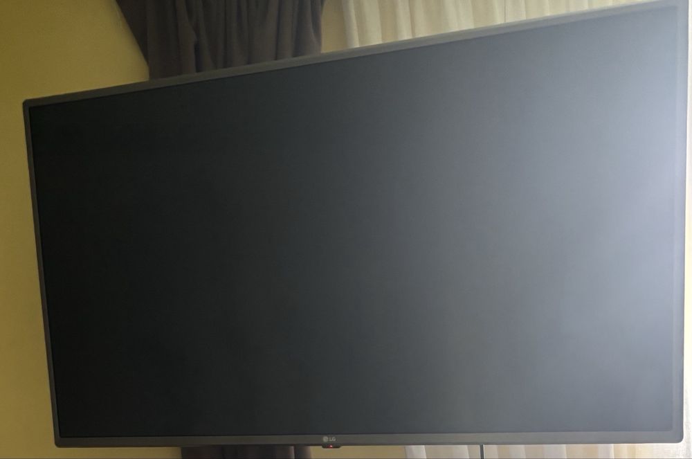 Телевізор LG43UJ670V 2017рік