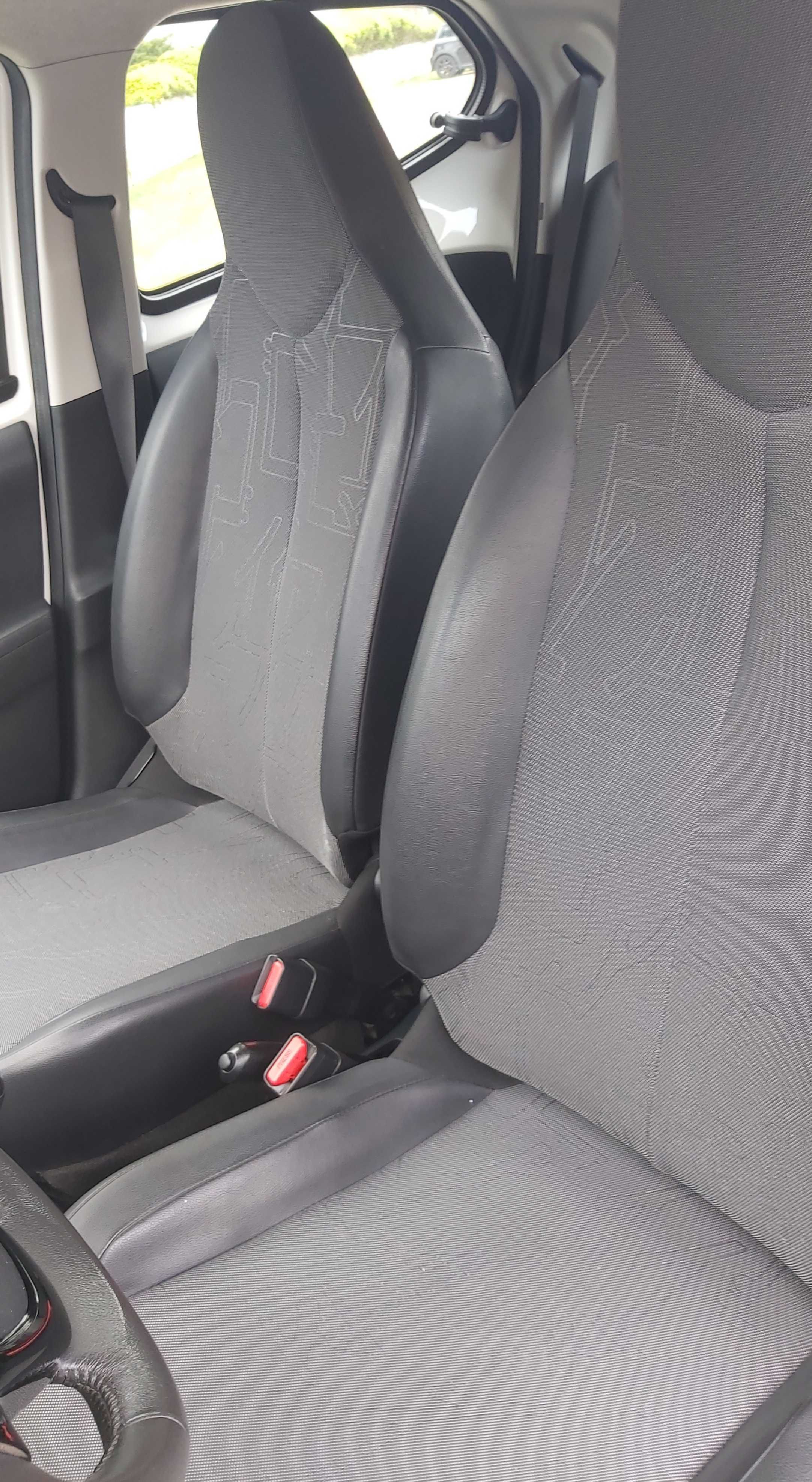 TOYOTA AYGO Open Air X-Play+/ X-Touch