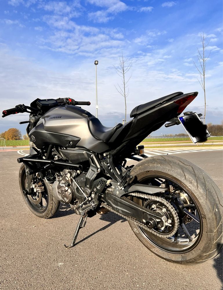 Yamaha Mt 07 klatka crashpad gmol stunt gymkhana