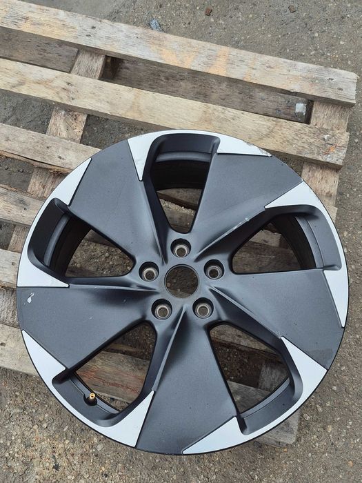 Felga pojedyncza Seat 5x112 R19 7.5j et50 10E.601.025