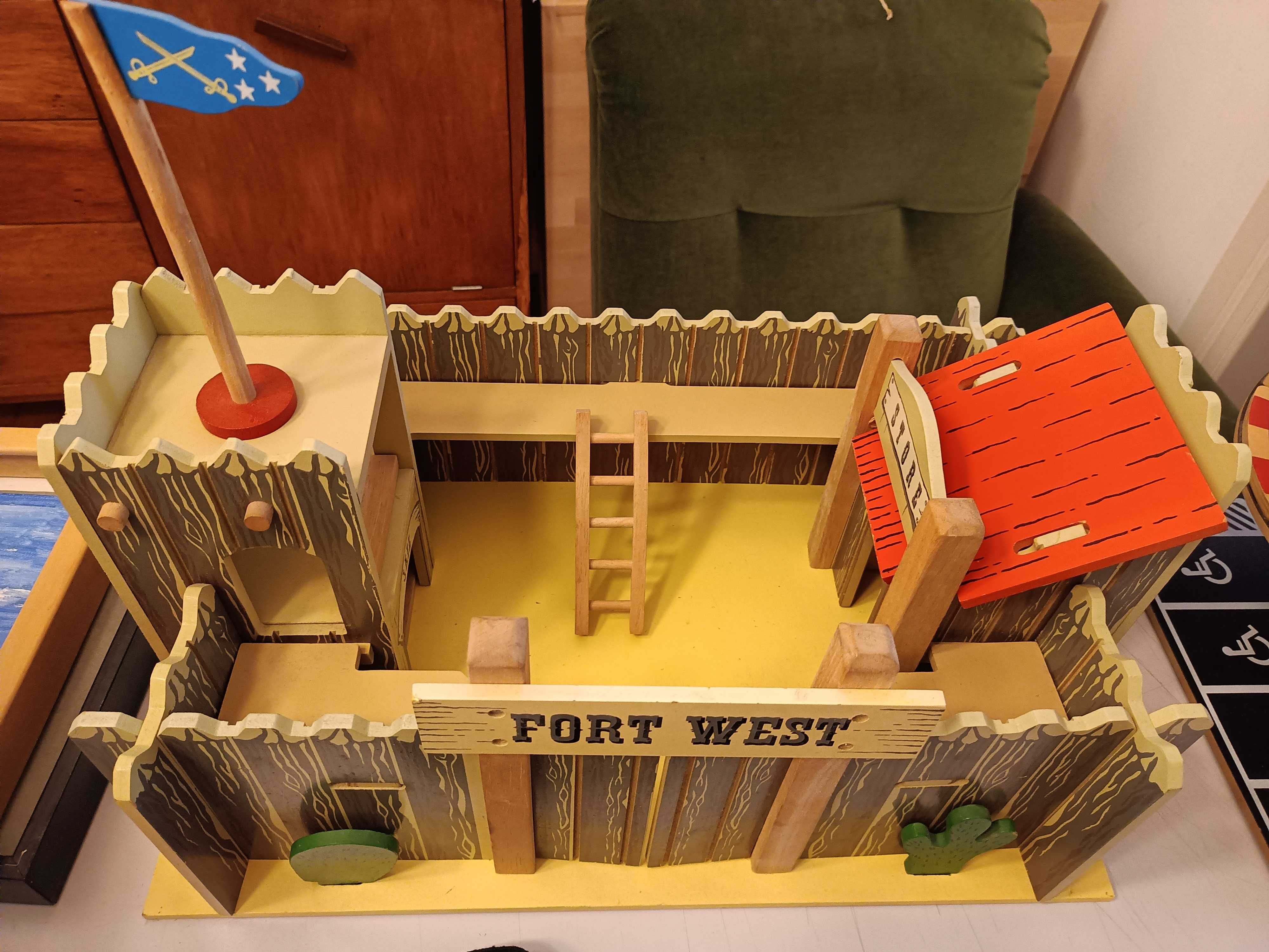 fort west - forte em madeira
