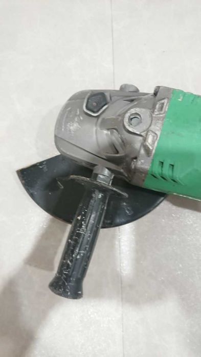 Болгарка (угловая шлифмашина) Hitachi G23ST