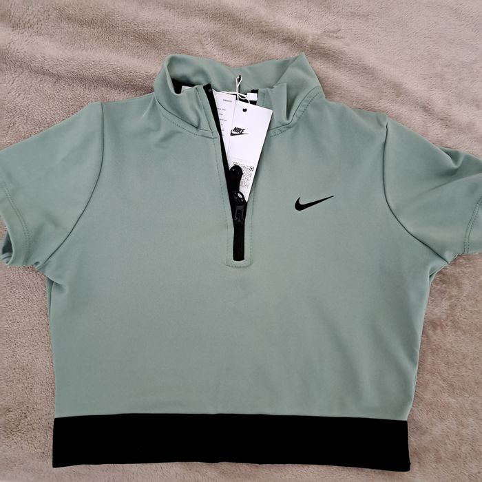 Спортивний топ Nike новий, ХS