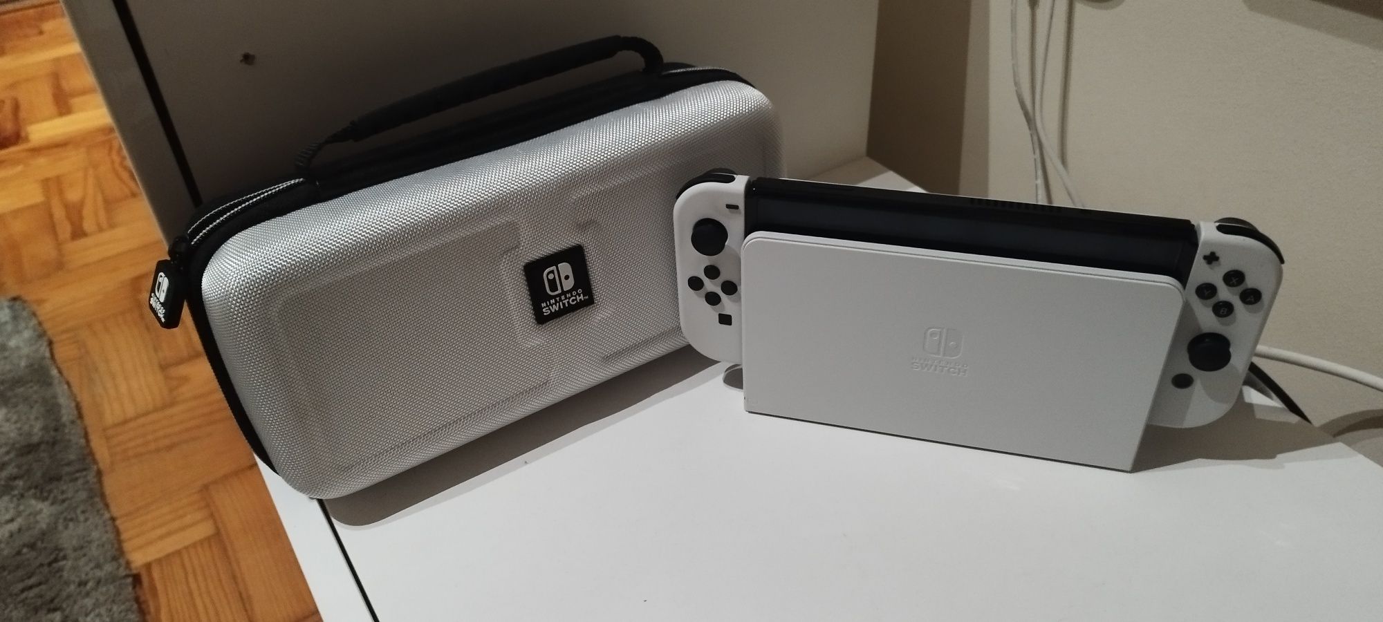 Consola Nintendo Switch Versão OLED Branca
