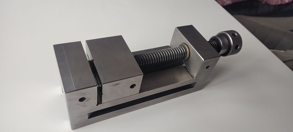 Imadło precyzyjnie szlifierskie