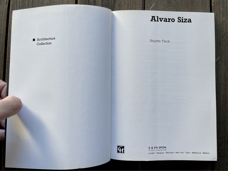 Livro Álvaro Siza ( edição inglesa ) 1995 - Livro Raro - 144 páginas.