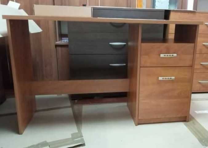 Новий стіл письмовий Стол 123х50 см с тумбой зі складу