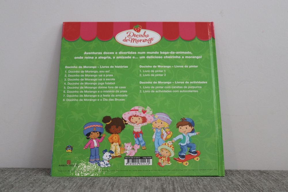 Livro Docinho de Morango e o Mistério da Praia