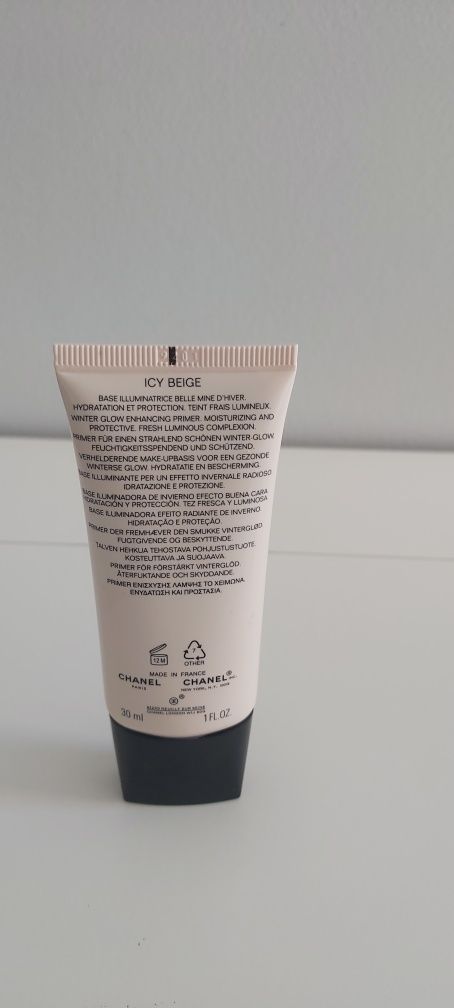 Chanel Les Beiges baza rozświetlająca icy beige