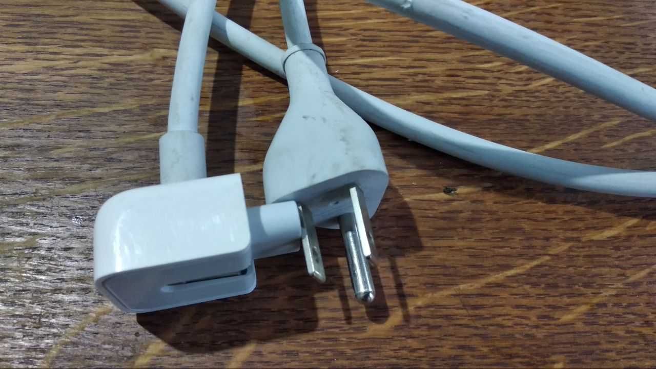 Сетевой шнур к зарядке MacBook