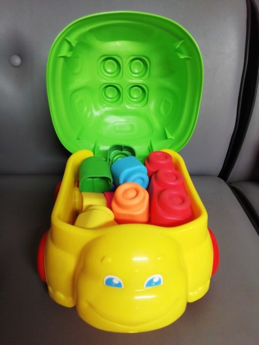 Vendo brinquedo para criança, muito pouco usado.