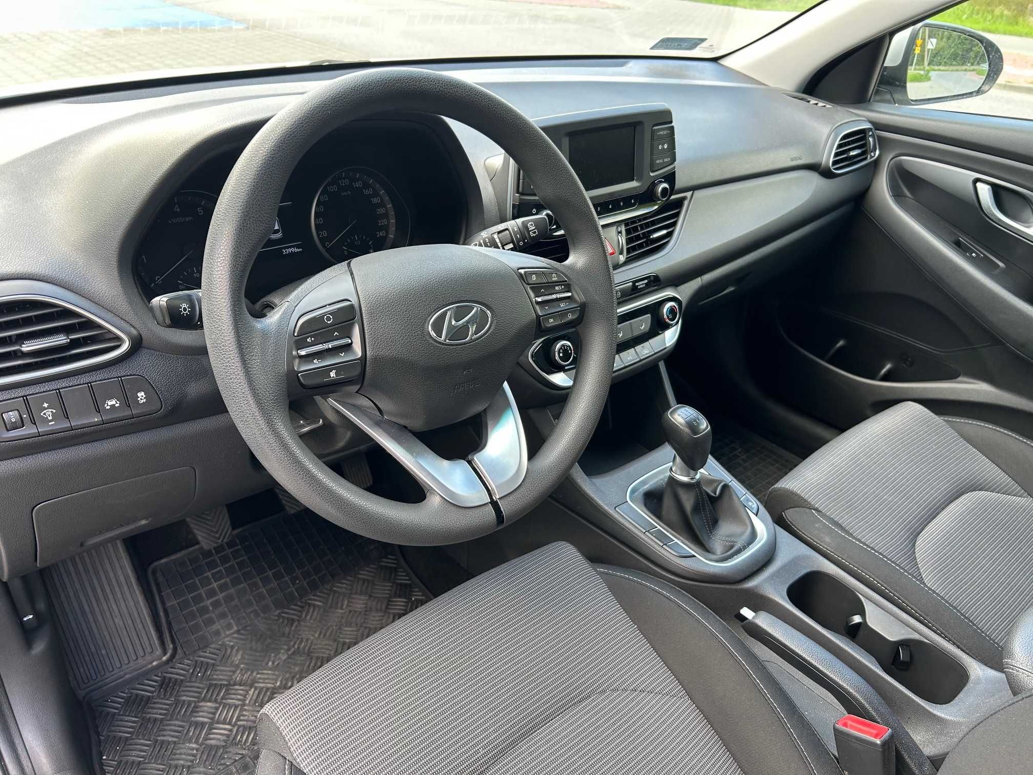 samochód osobowy Hyundai i30