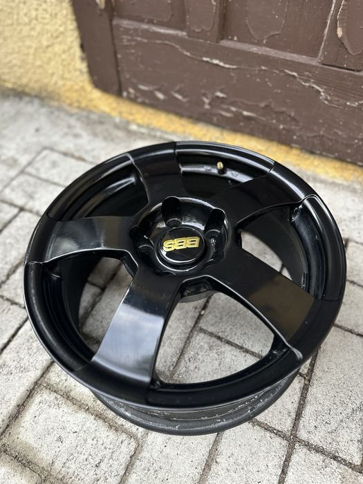 Felgi 16 cali 5x114.3 ET45 Niemiecki producent znaczki BBS czarne