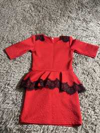 Червоне дитяче платтячко , розмір ( ш: 32; д: 69 )