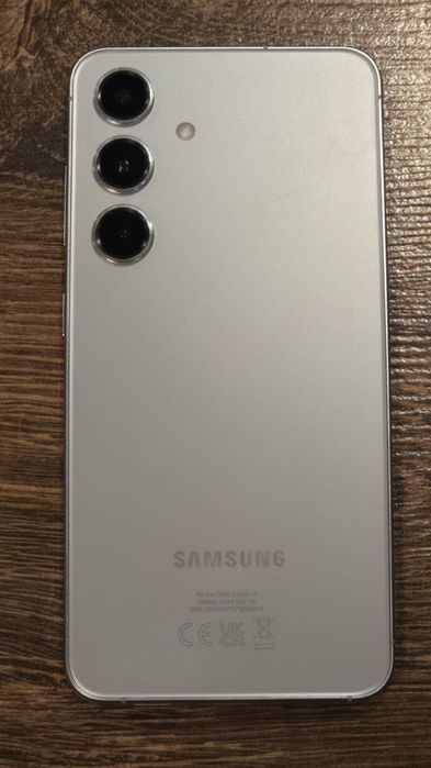 Продам телефон Samsung galaxy S24 128 gb пам'яті в ідеальному стані