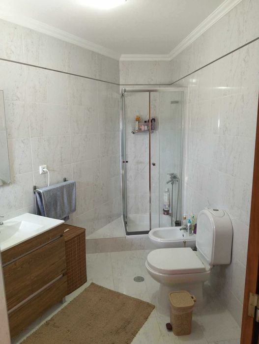 Moradia T3 centro da figueira junto aos CTT.