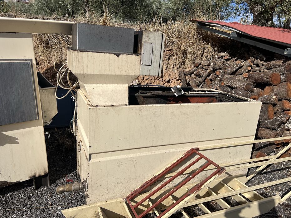 Vendo lavandaria para lagar de azeite