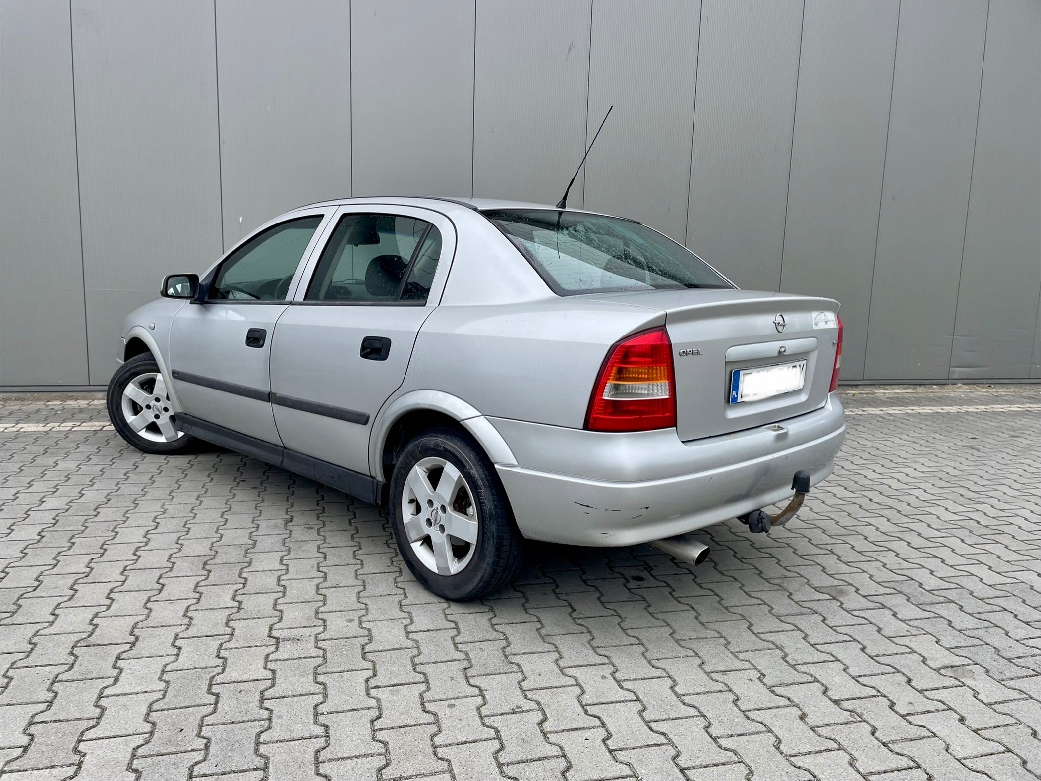 Śliczny.Zadbany.Opel.Astra.II.1999r.1.6.8V.Gaz.Sedan.Klima.Hak