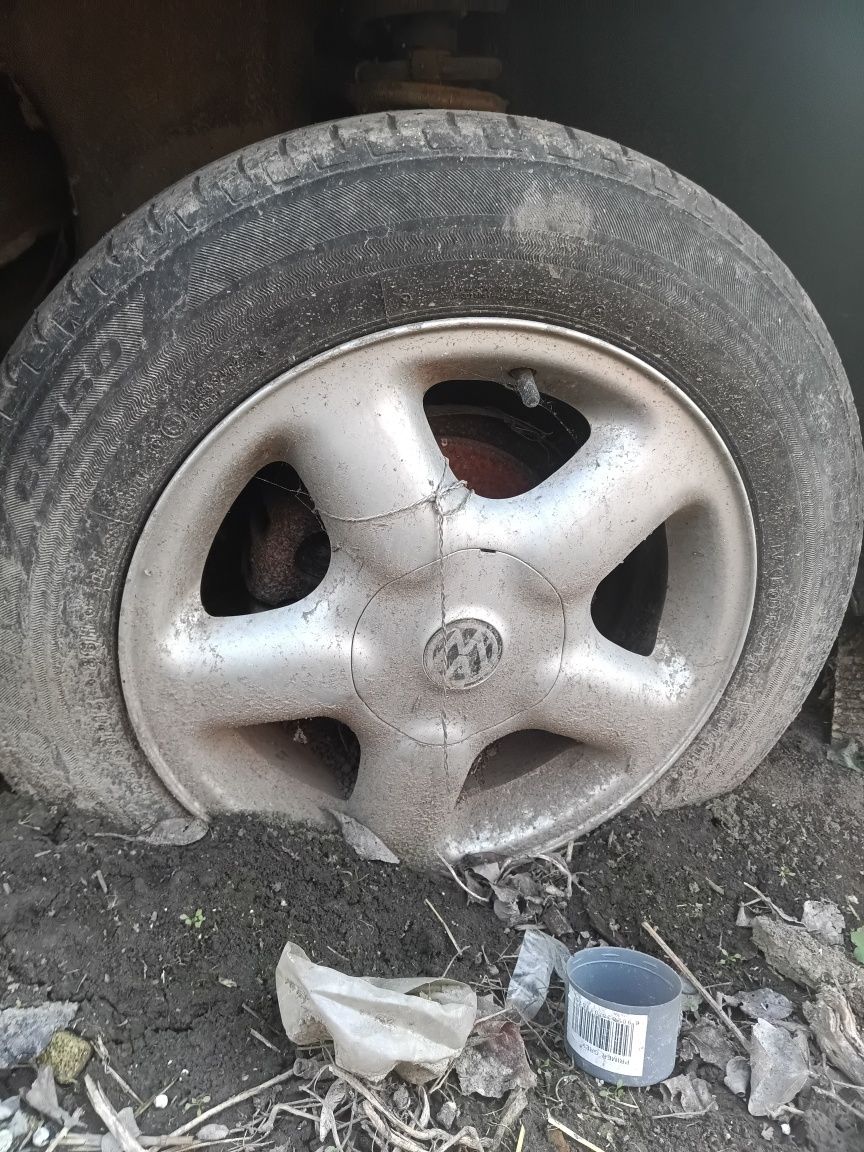 Запчасти VW Passat B4