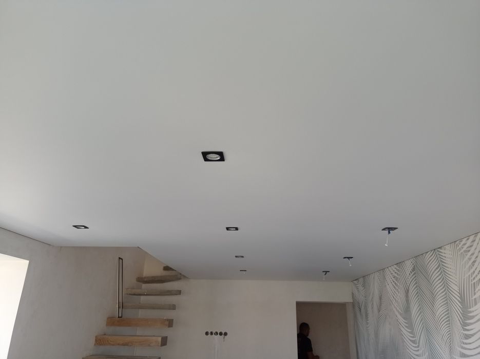 Натяжні стелі від 300 грн за м²