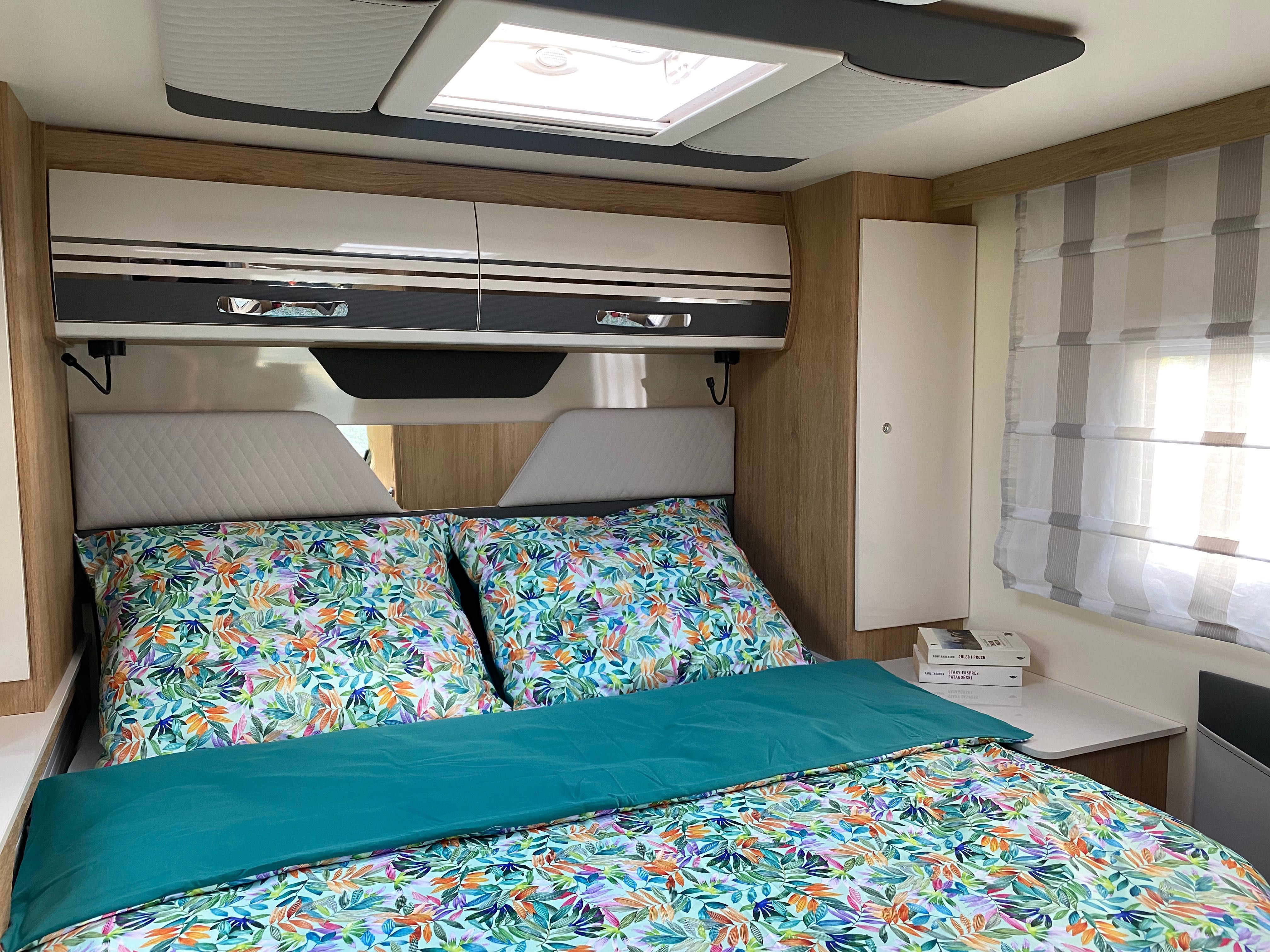 Kamper wynajem -  Roller Team Zefiro 267 TL i Benimar Tesoro T463