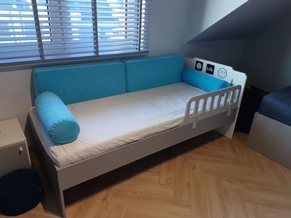 Łóżko 90x200 cm z materacem i dodatkami