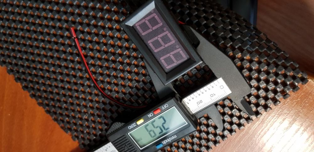 Вольтметр в авто LED 4.5-30В цифровой электронный экран 1.5 см 0.56"