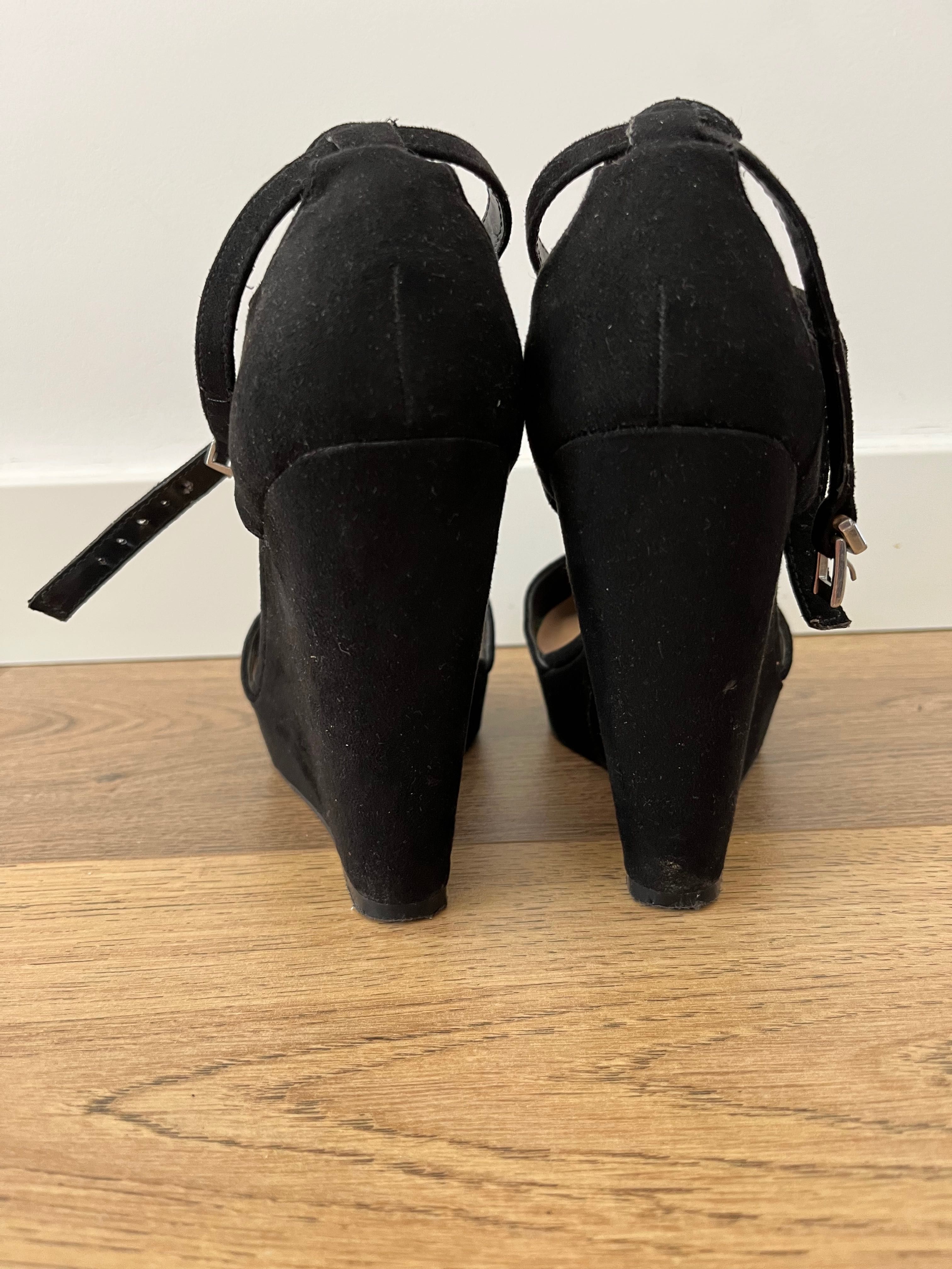 Buty r.36 koturny Stradivarius czarne