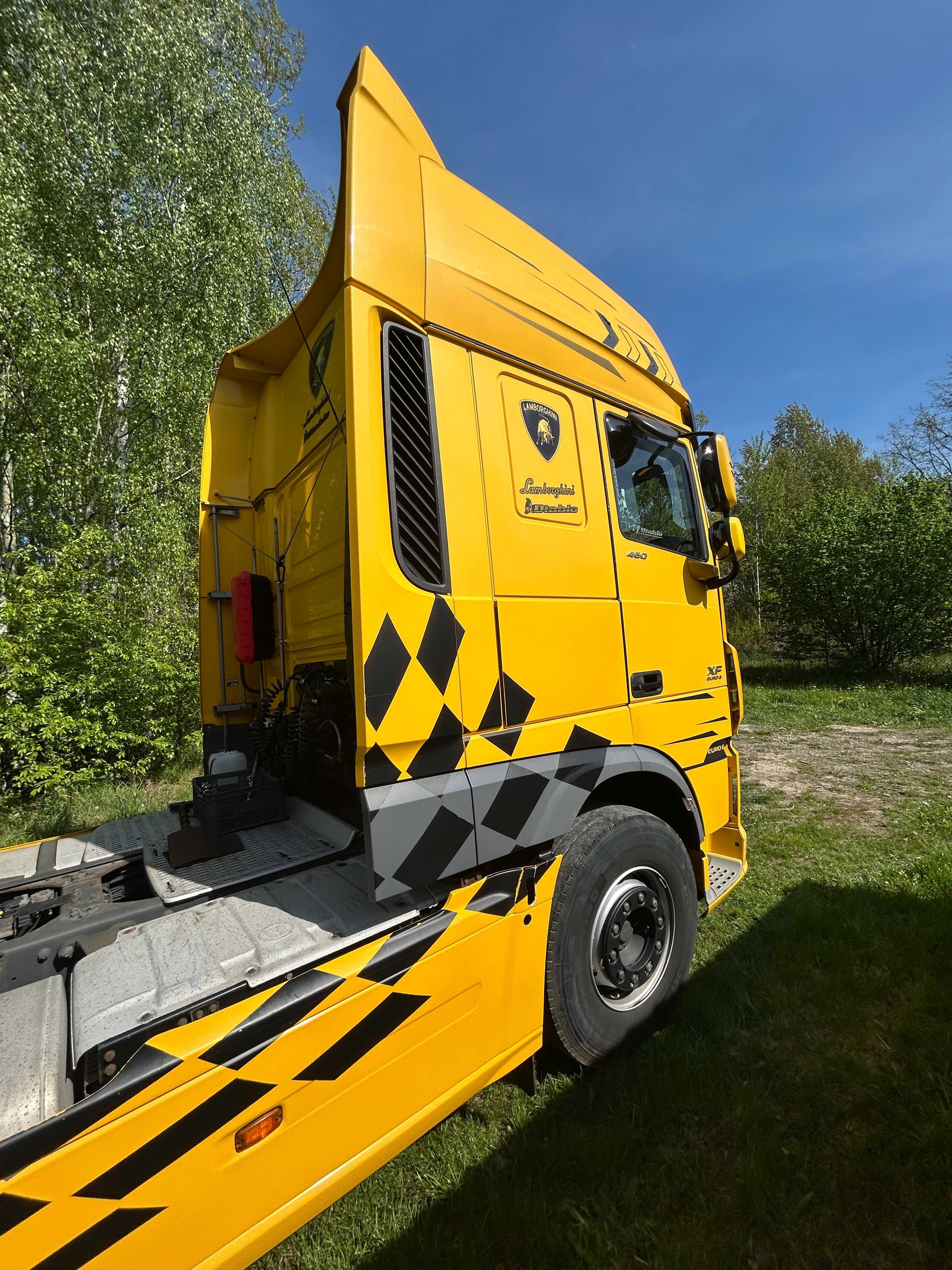 Samochód DAF XF 106