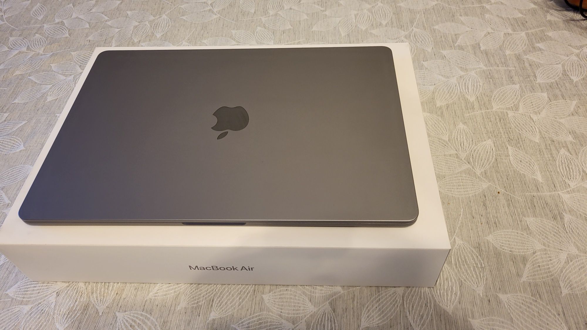 MacBook air 15" M2 8GB RAM 512 GB SSD
