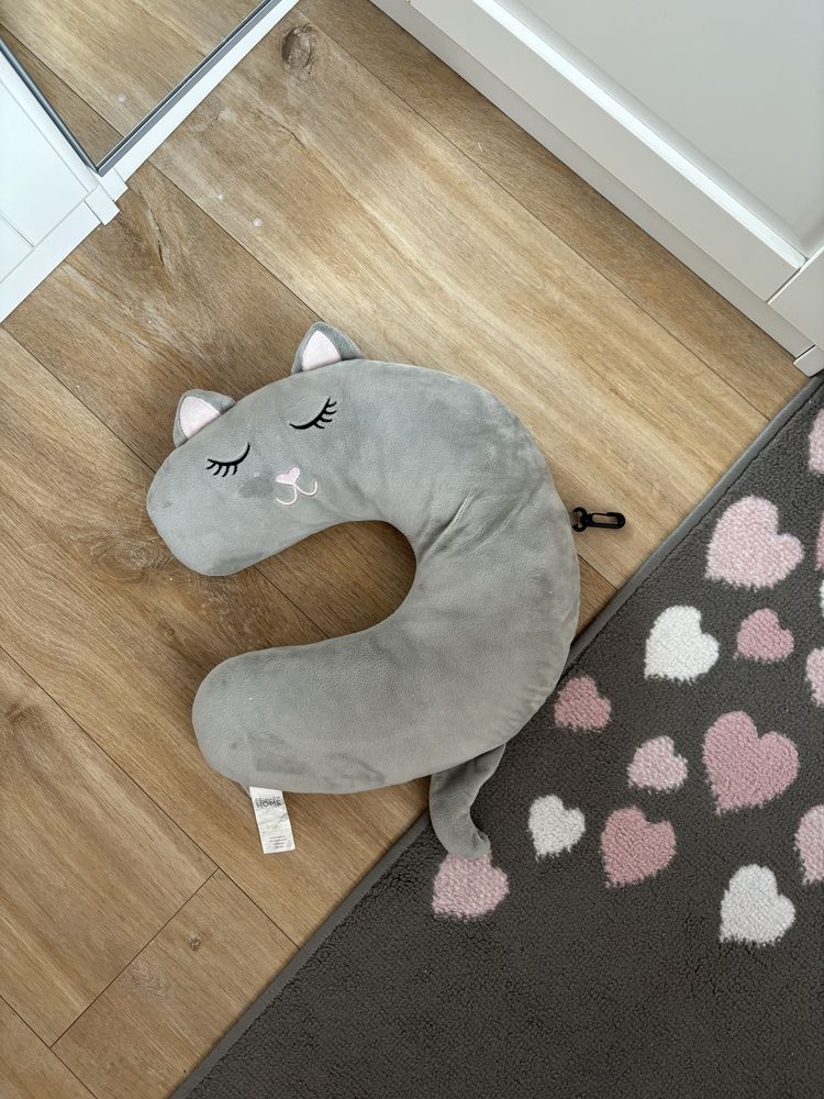 Poduszka podróżna rogal kot