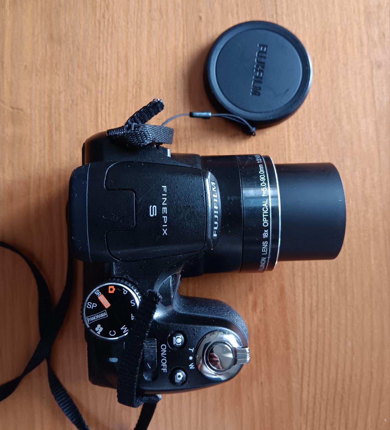 Fujifilm Finepix S + bolsa protetora à prova de chuva