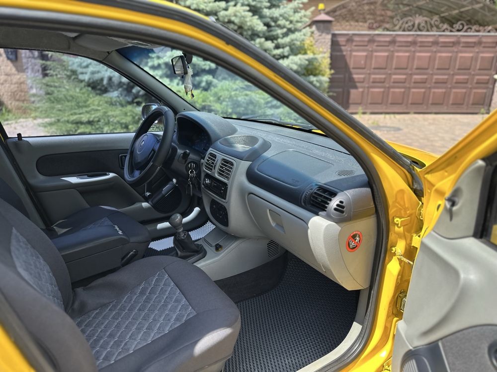 Renault Clio Symbol 2005 року газ/бензин