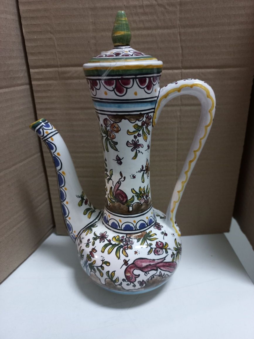 Bule em faiança decorativa de Coimbra -peça numerada