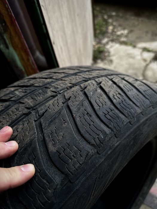 Зимова шина nokian 235/55 R19