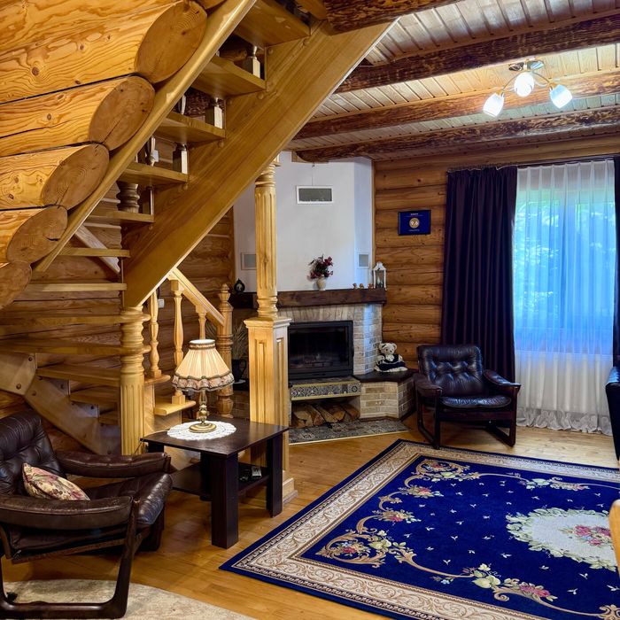 Затишний дерев'яний будиночок у тиші лісу на 4+2 осіб