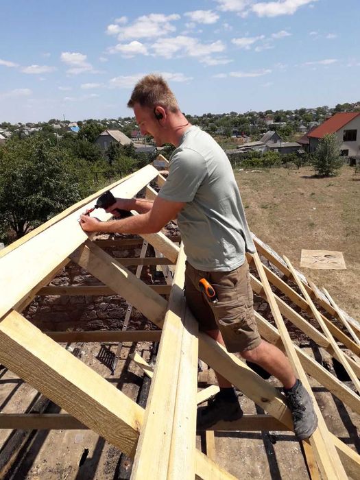 Майстри-покрівельники. Ремонт крыши. Будівництво дахів під ключ