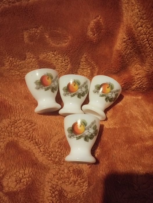 Kieliszki do jajek w jabka