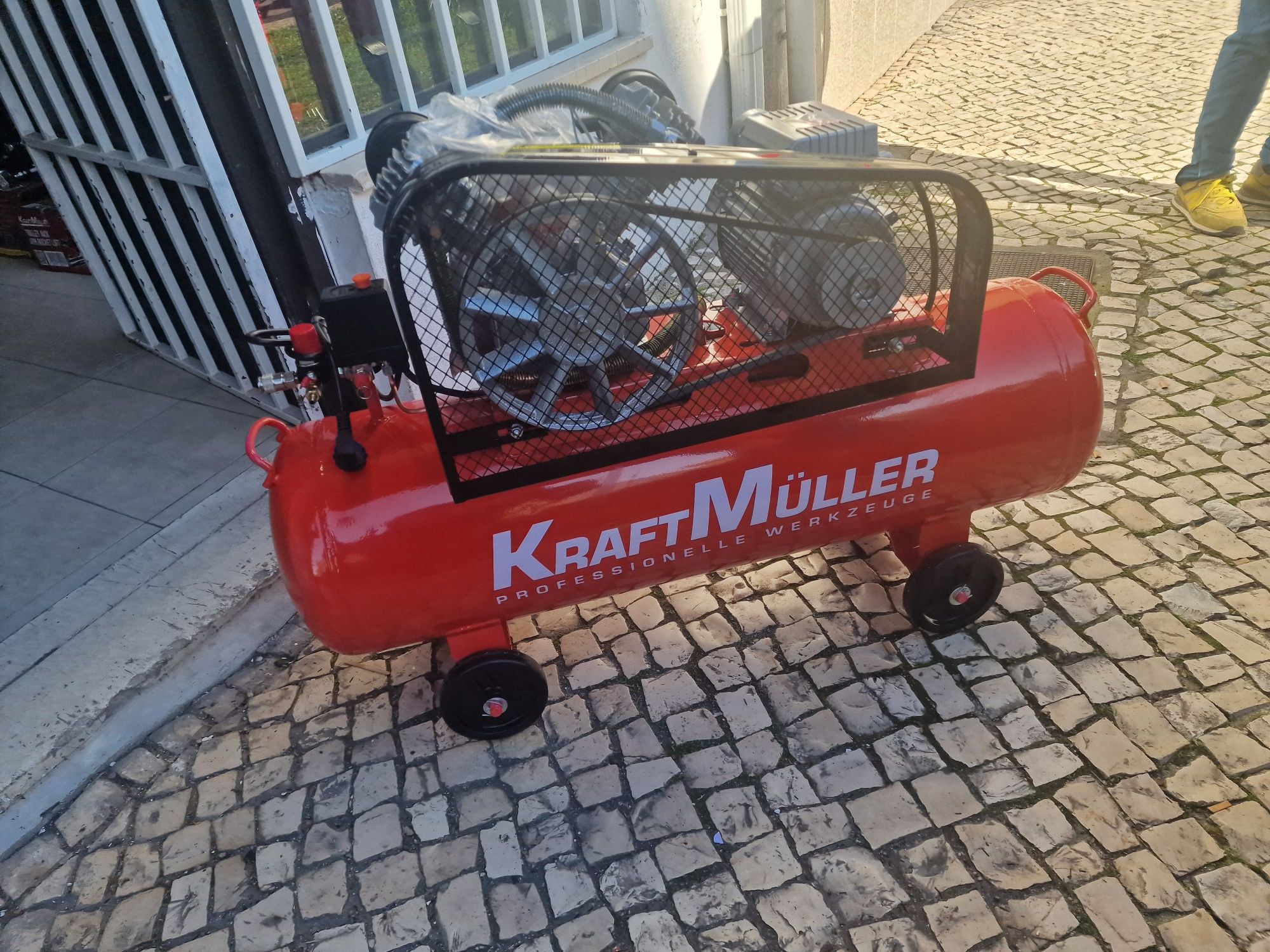 Compressor de 100 litros novo entrego em mãos para tudo país
