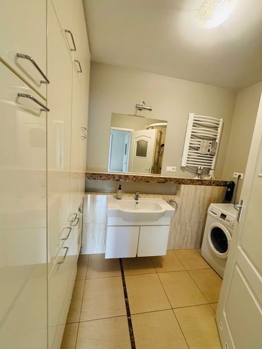 4 pokoje, parking ,taras , komórka