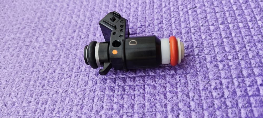 Форсунка паливна Honda Civic 1,6. 16450-pld-003