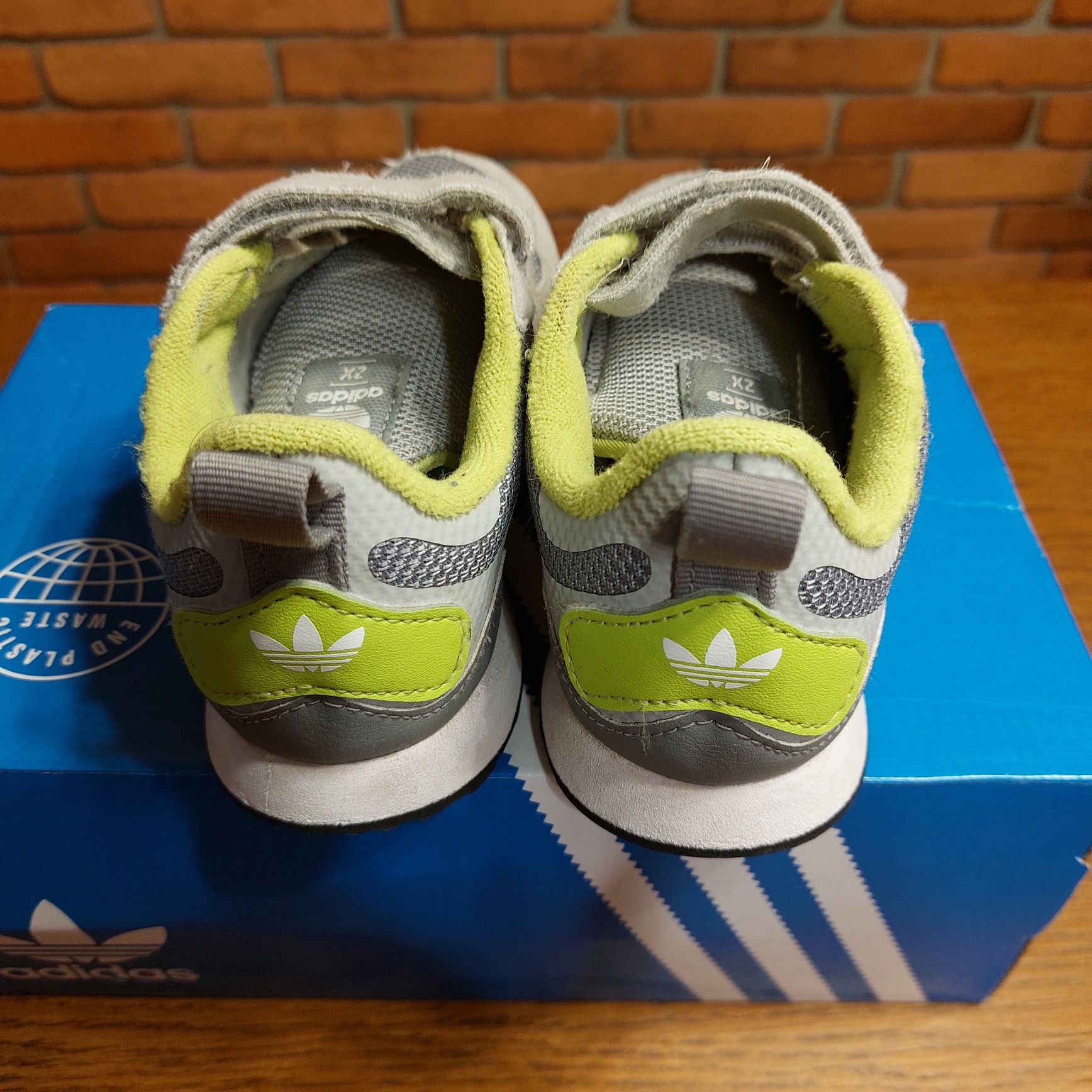 Buty Adidas ZX700 r.31