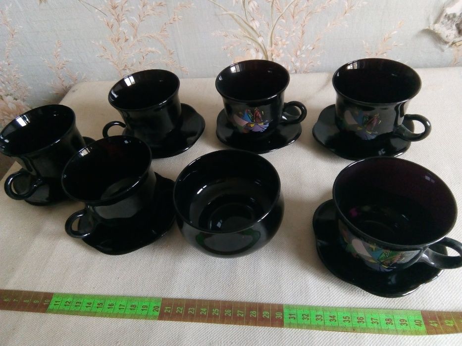 Кофейный сервиз из черного стекла с "фантазийным" узором на 6 персон