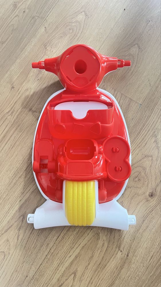 Scooter Interativa na caixa NOVA